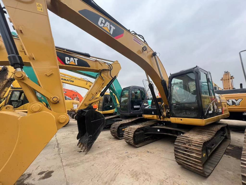 CAT 325 B L - Верижен багер: снимка 5 CAT 325 B L - Верижен багер: снимка 5