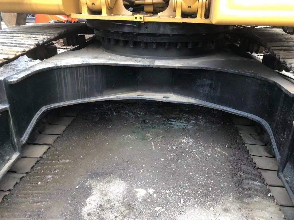CAT 330 B L - Верижен багер: снимка 4 CAT 330 B L - Верижен багер: снимка 4
