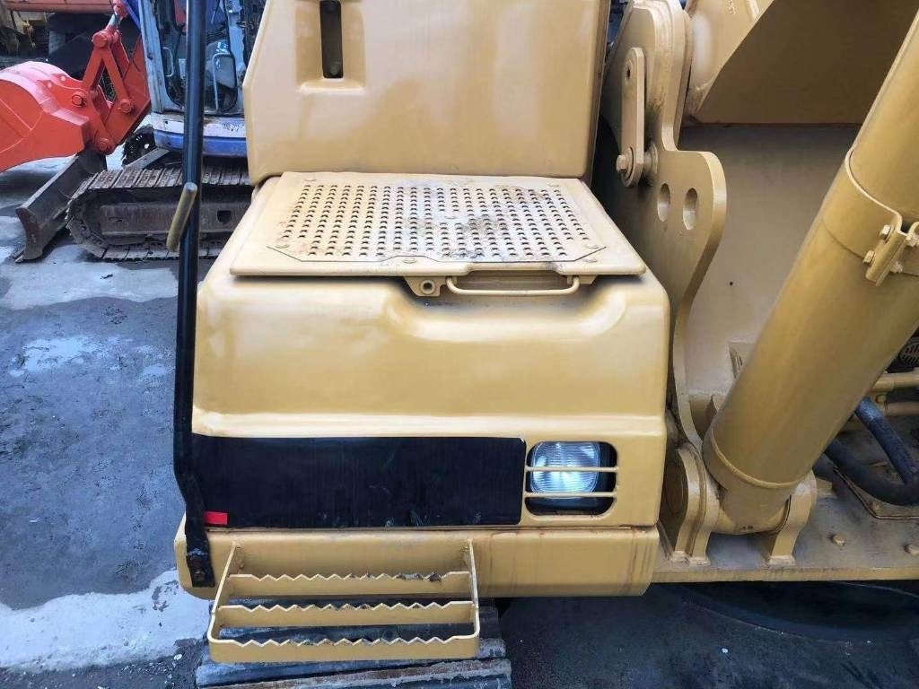CAT 330 B L - Верижен багер: снимка 5 CAT 330 B L - Верижен багер: снимка 5