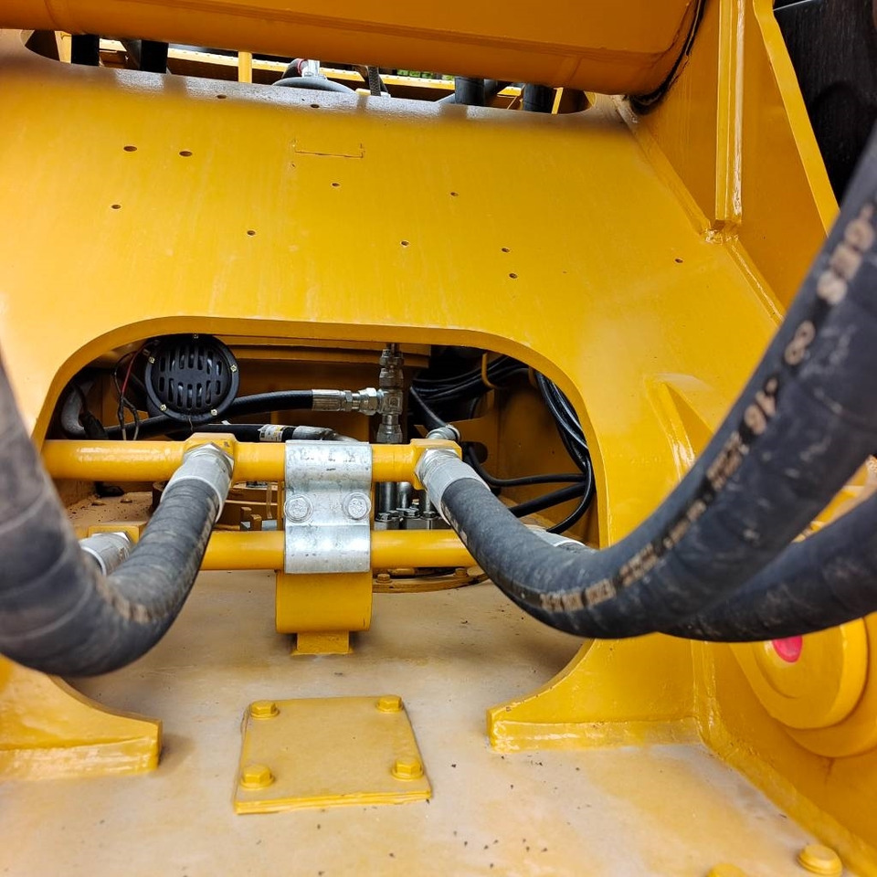 CAT 336 D2 - Верижен багер: снимка 4 CAT 336 D2 - Верижен багер: снимка 4