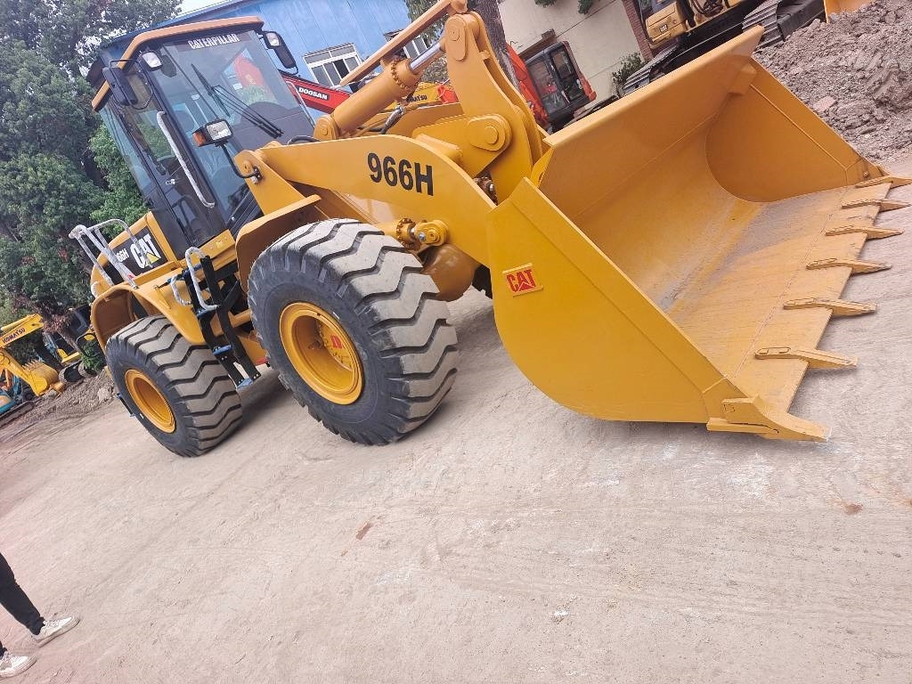 CAT 966 H - Верижен багер: снимка 4 CAT 966 H - Верижен багер: снимка 4