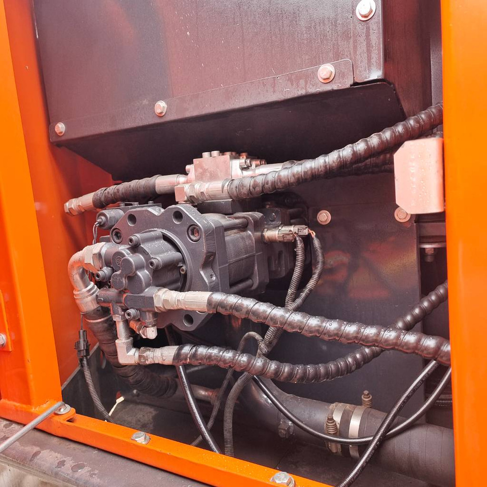 Doosan DX 150 LC - Верижен багер: снимка 3 Doosan DX 150 LC - Верижен багер: снимка 3