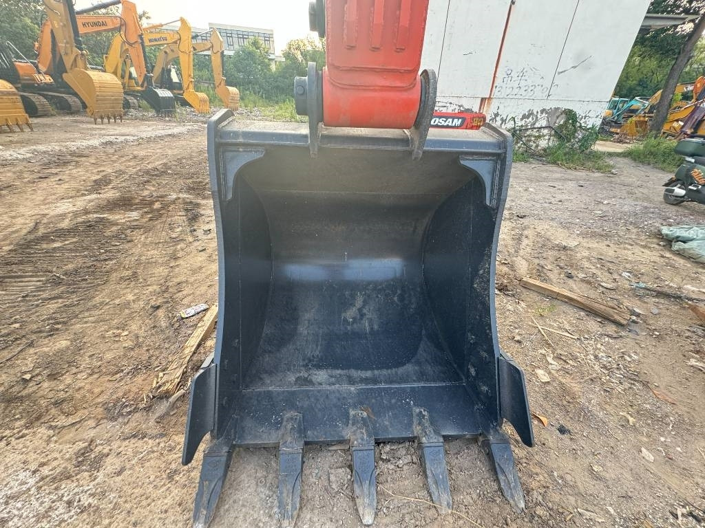 Doosan DX 225 LC - Верижен багер: снимка 3 Doosan DX 225 LC - Верижен багер: снимка 3
