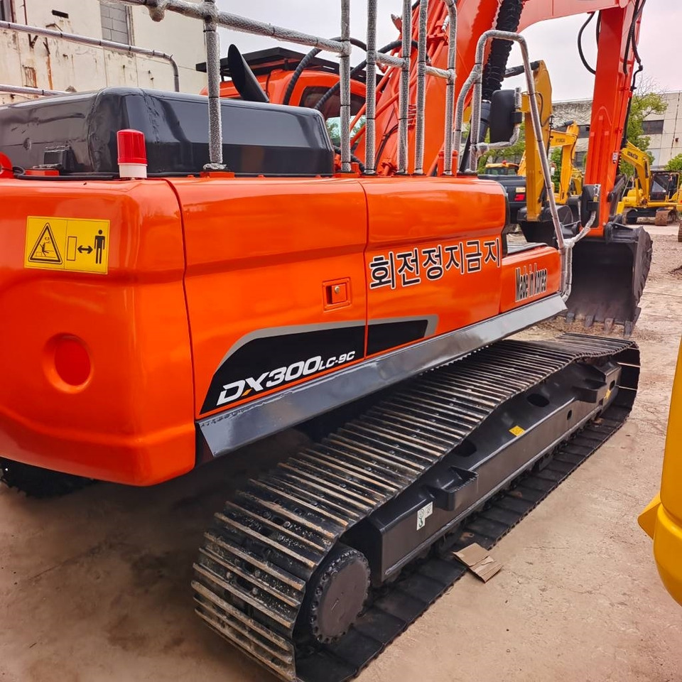 Doosan DX 300 - Верижен багер: снимка 3 Doosan DX 300 - Верижен багер: снимка 3