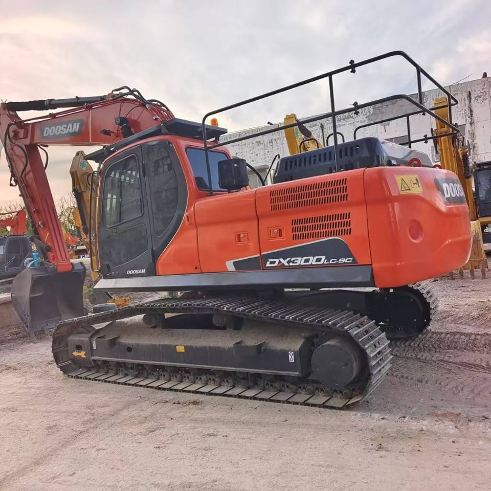Doosan DX 300 LC - Верижен багер: снимка 1 Doosan DX 300 LC - Верижен багер: снимка 1