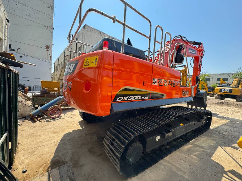 Doosan DX 300 LC - Верижен багер: снимка 2 Doosan DX 300 LC - Верижен багер: снимка 2