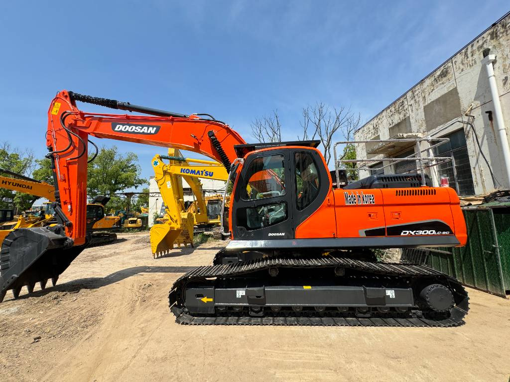 Doosan DX 300 LC - Верижен багер: снимка 1 Doosan DX 300 LC - Верижен багер: снимка 1