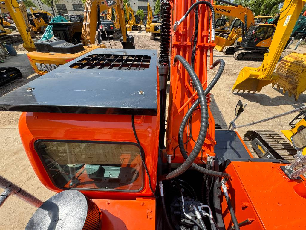 Doosan DX 300 LC - Верижен багер: снимка 4 Doosan DX 300 LC - Верижен багер: снимка 4