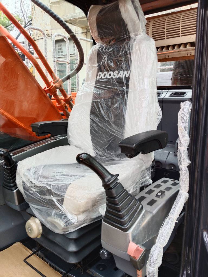 Doosan DX 300 LC - Верижен багер: снимка 4 Doosan DX 300 LC - Верижен багер: снимка 4
