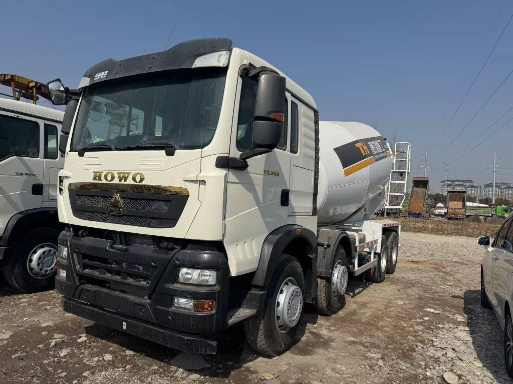Howo 100% New and used - Камион цистерна: снимка 1 Howo 100% New and used - Камион цистерна: снимка 1