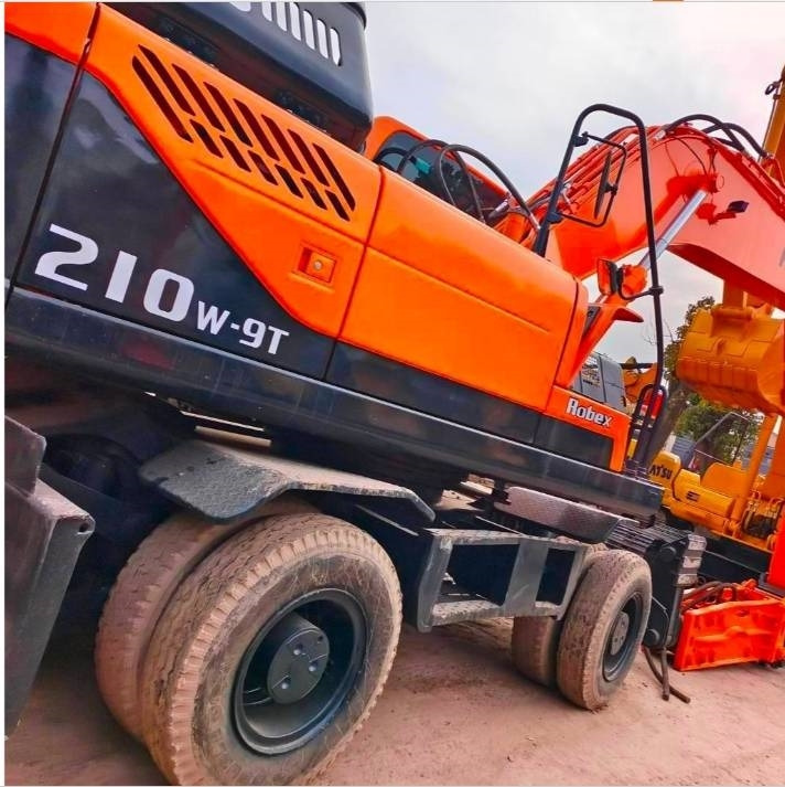 Hyundai 210 W-9 - Колесен багер: снимка 4 Hyundai 210 W-9 - Колесен багер: снимка 4