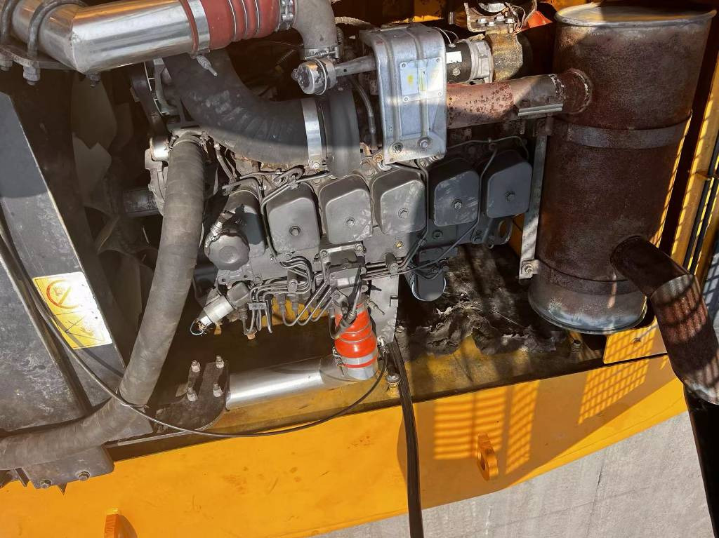 Hyundai 210W-7 - Колесен багер: снимка 3 Hyundai 210W-7 - Колесен багер: снимка 3