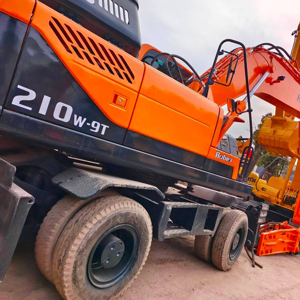 Hyundai 210W-9 - Колесен багер: снимка 4 Hyundai 210W-9 - Колесен багер: снимка 4