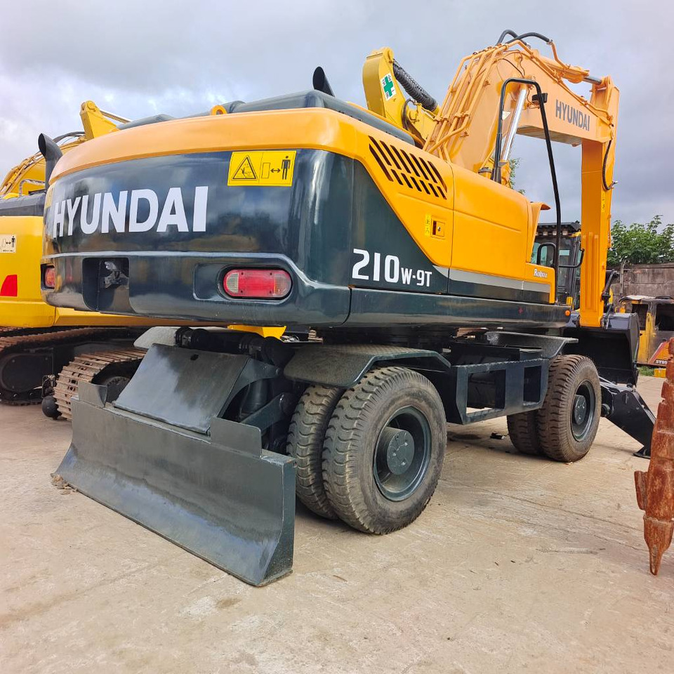 Hyundai 210W-9 - Колесен багер: снимка 4 Hyundai 210W-9 - Колесен багер: снимка 4