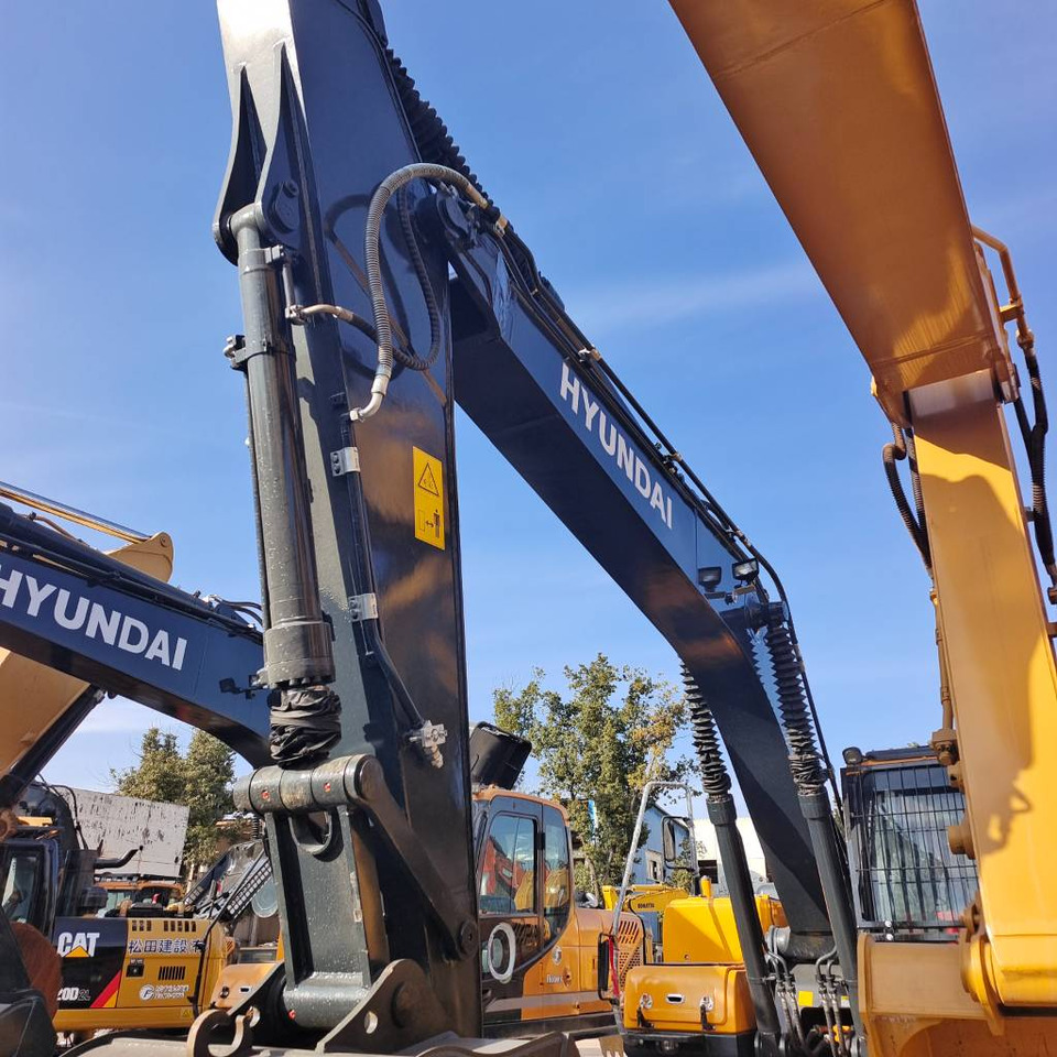 Hyundai 220LC -9S - Верижен багер: снимка 3 Hyundai 220LC -9S - Верижен багер: снимка 3