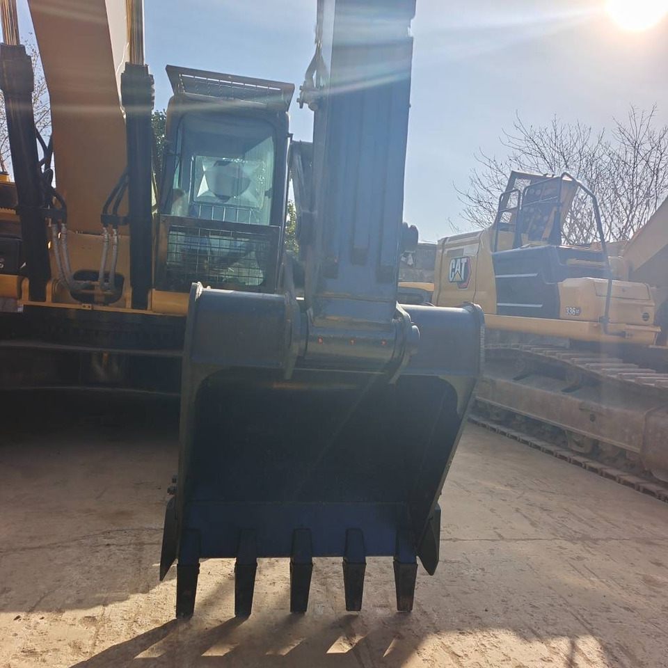 Hyundai 220LC -9S - Верижен багер: снимка 4 Hyundai 220LC -9S - Верижен багер: снимка 4