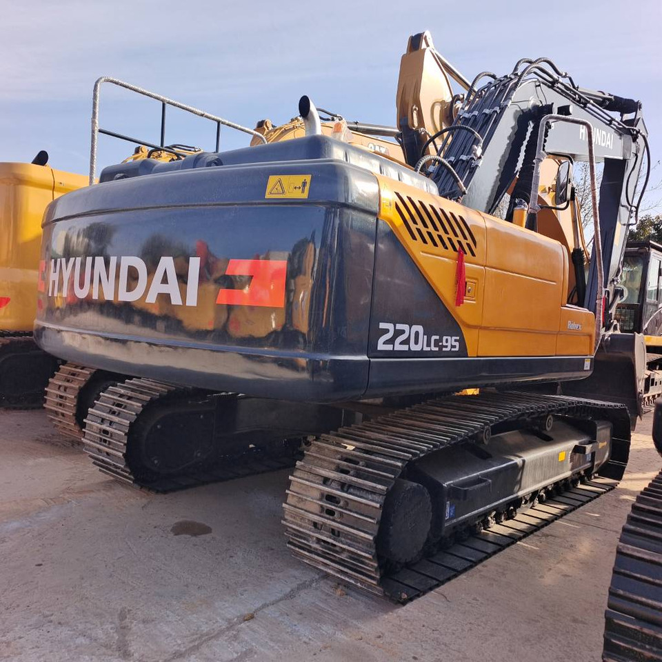 Hyundai 220LC -9S - Верижен багер: снимка 5 Hyundai 220LC -9S - Верижен багер: снимка 5