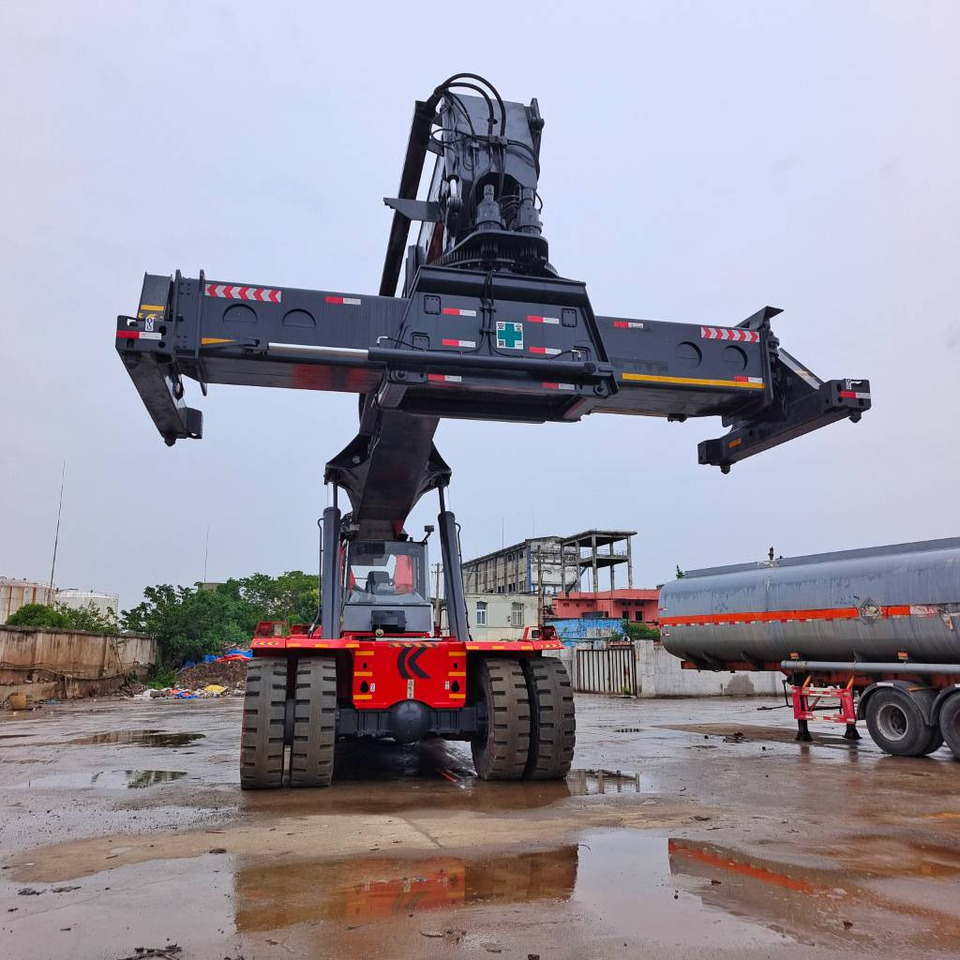Kalmar DRF 450 - Ричстакер: снимка 2 Kalmar DRF 450 - Ричстакер: снимка 2