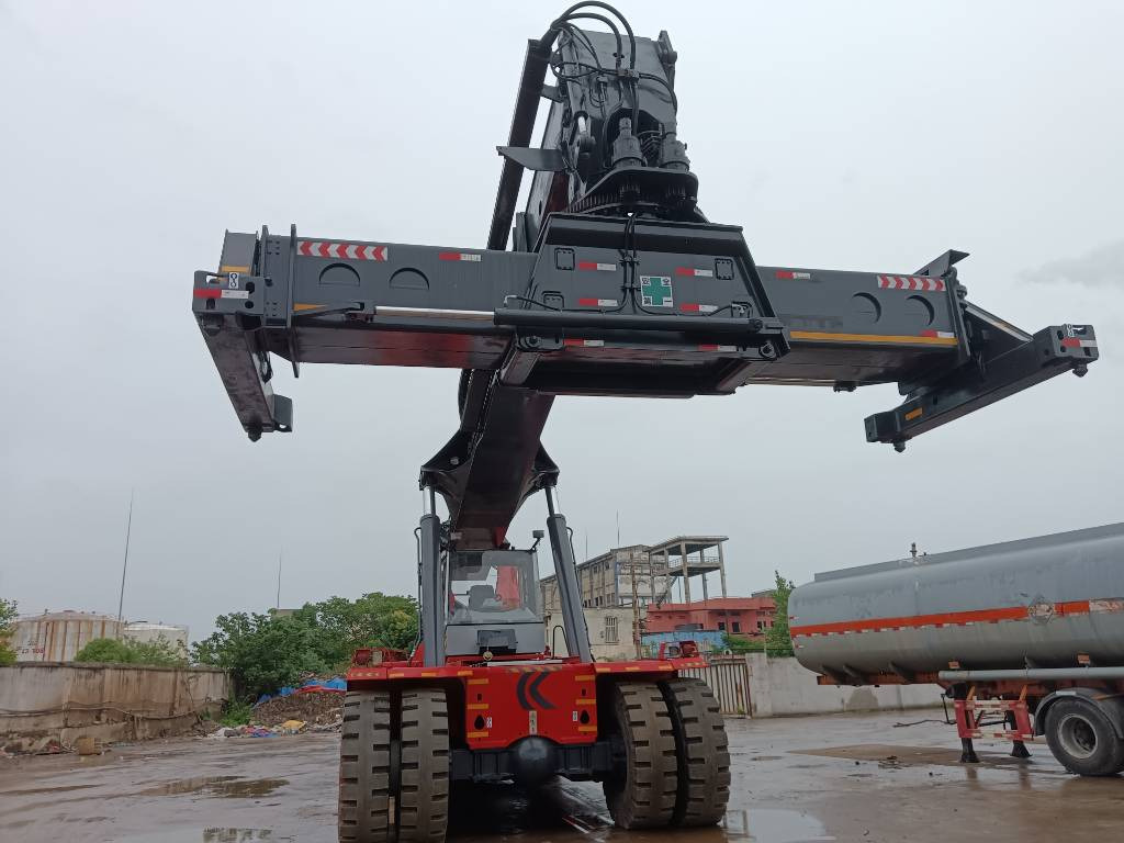 Kalmar DRF 450 - Ричстакер: снимка 4 Kalmar DRF 450 - Ричстакер: снимка 4