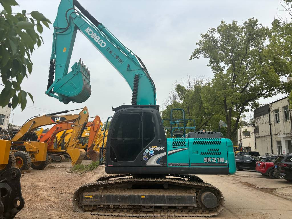 Kobelco SK 210 LC-9 - Верижен багер: снимка 2 Kobelco SK 210 LC-9 - Верижен багер: снимка 2