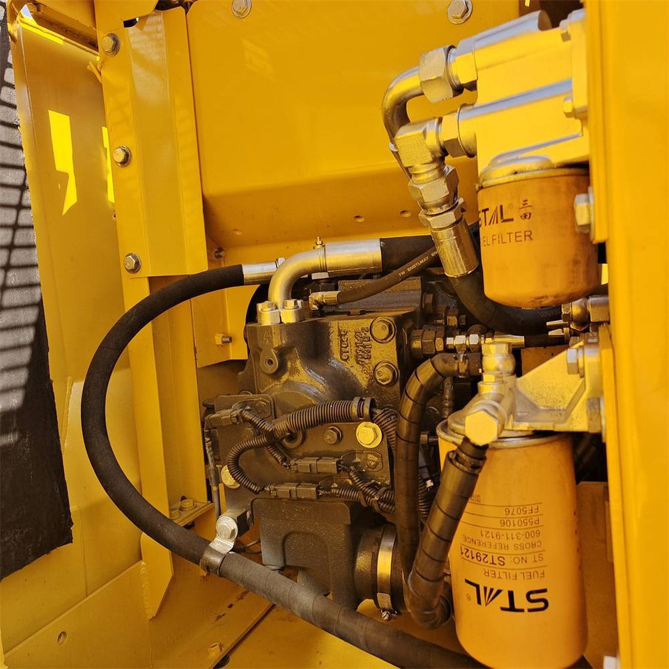 Верижен багер Komatsu PC 130 LC-7: снимка 11
