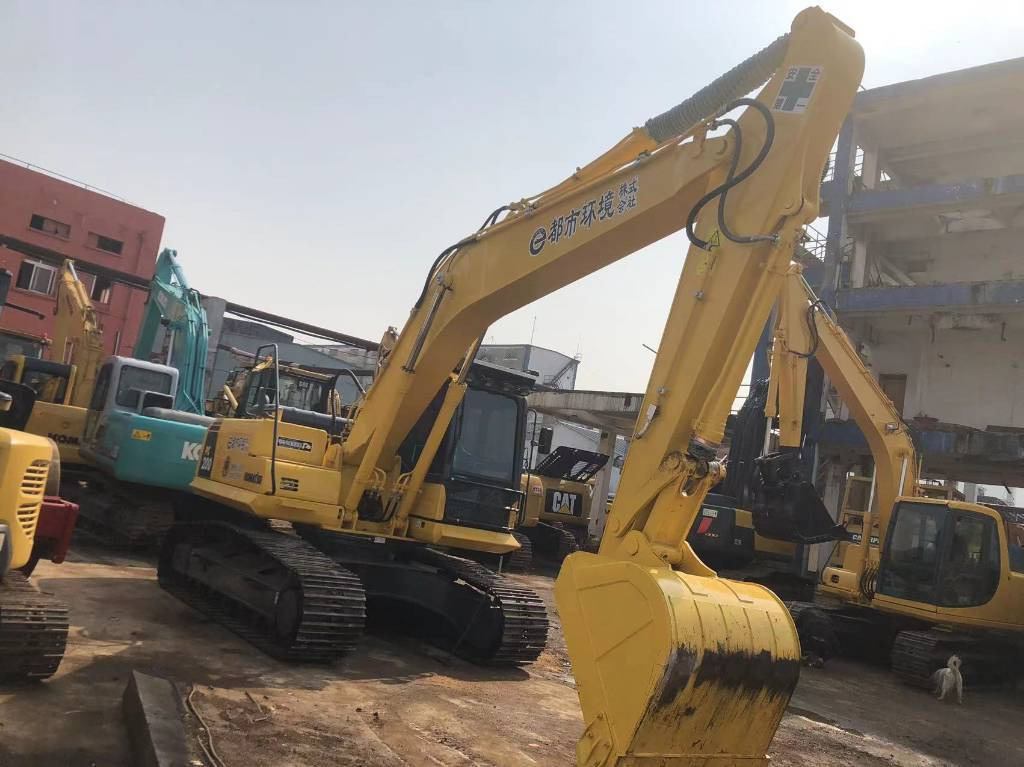 Komatsu PC 220-8 - Верижен багер: снимка 4 Komatsu PC 220-8 - Верижен багер: снимка 4