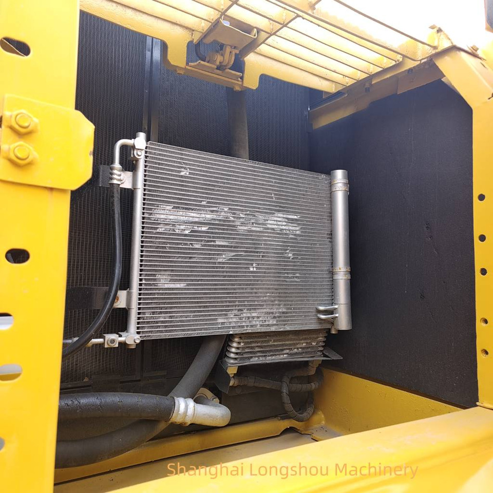 Komatsu PC 220-8 - Верижен багер: снимка 5 Komatsu PC 220-8 - Верижен багер: снимка 5