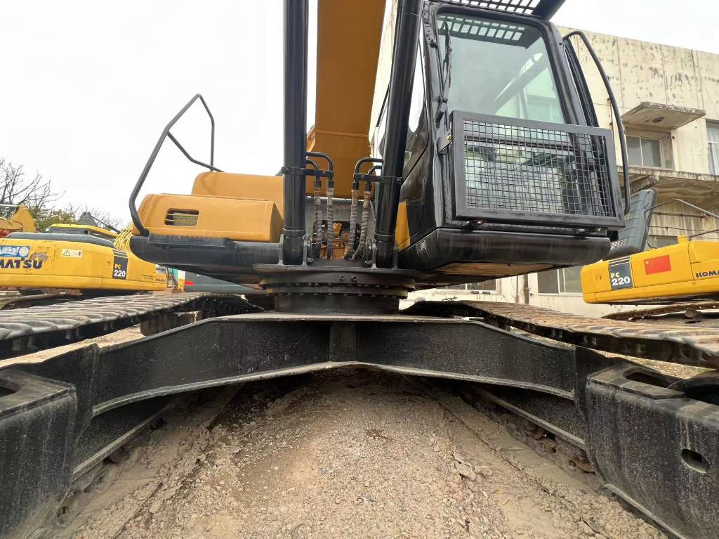 Верижен багер Komatsu PC 70-8: снимка 12
