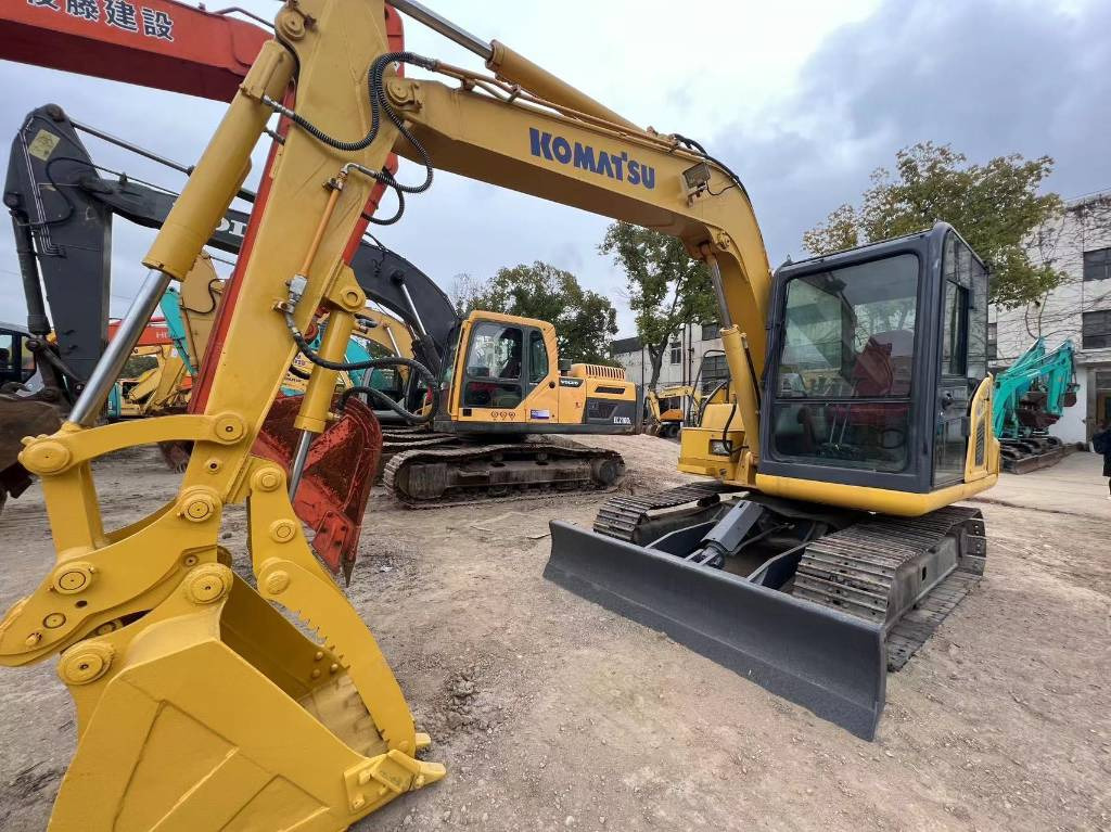 Верижен багер Komatsu PC 70-8: снимка 8