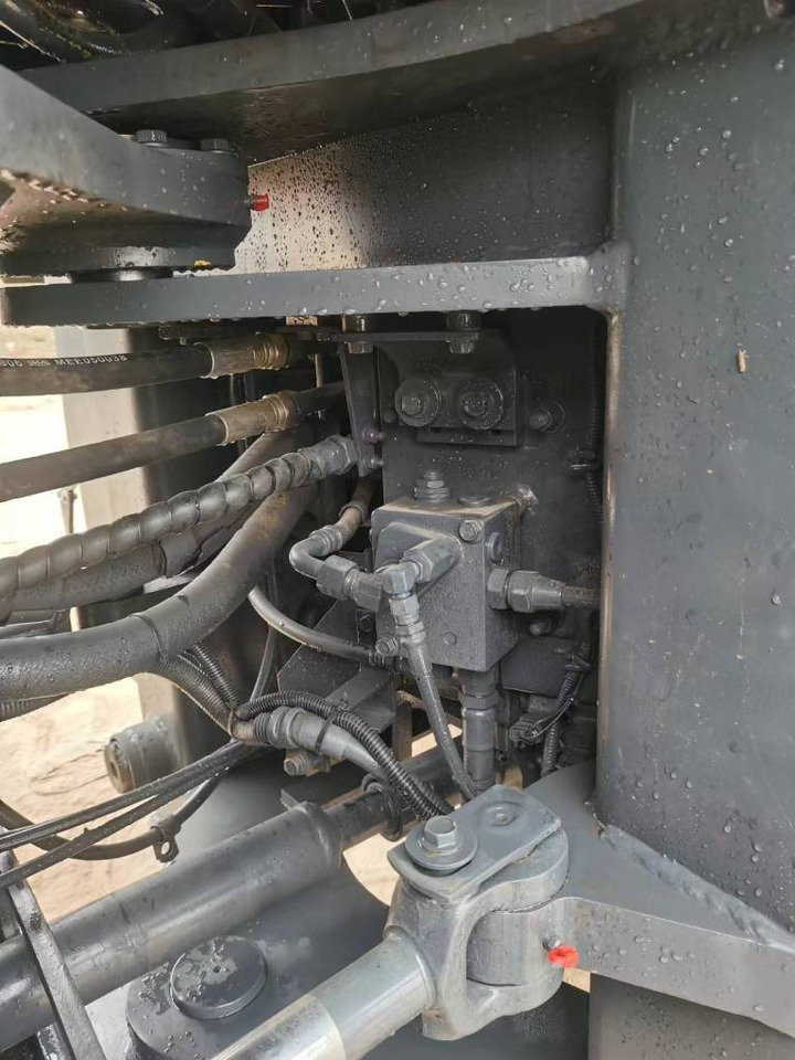Komatsu WA 320-5 - Колесен товарач: снимка 3 Komatsu WA 320-5 - Колесен товарач: снимка 3