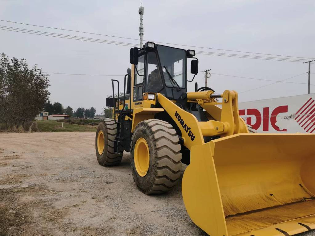 Komatsu WA 320-5 - Колесен товарач: снимка 5 Komatsu WA 320-5 - Колесен товарач: снимка 5