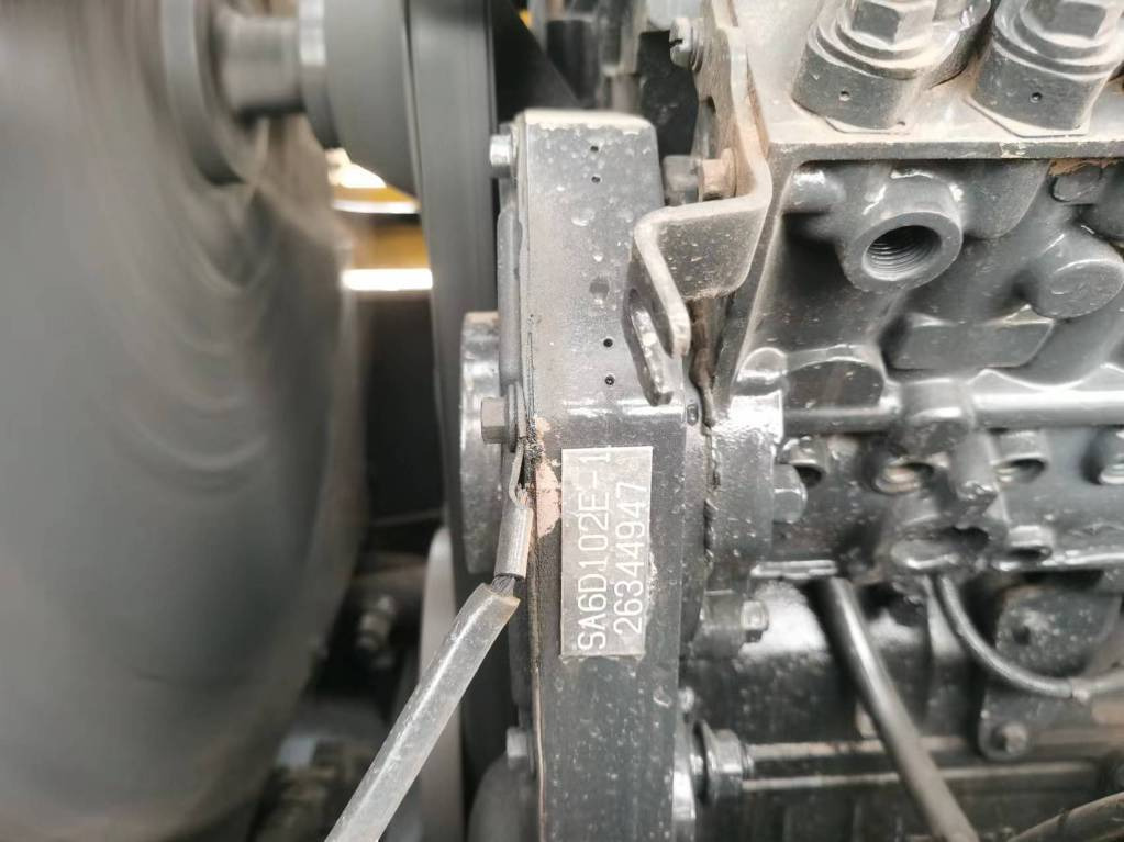 Колесен товарач Komatsu WA 320-5: снимка 7