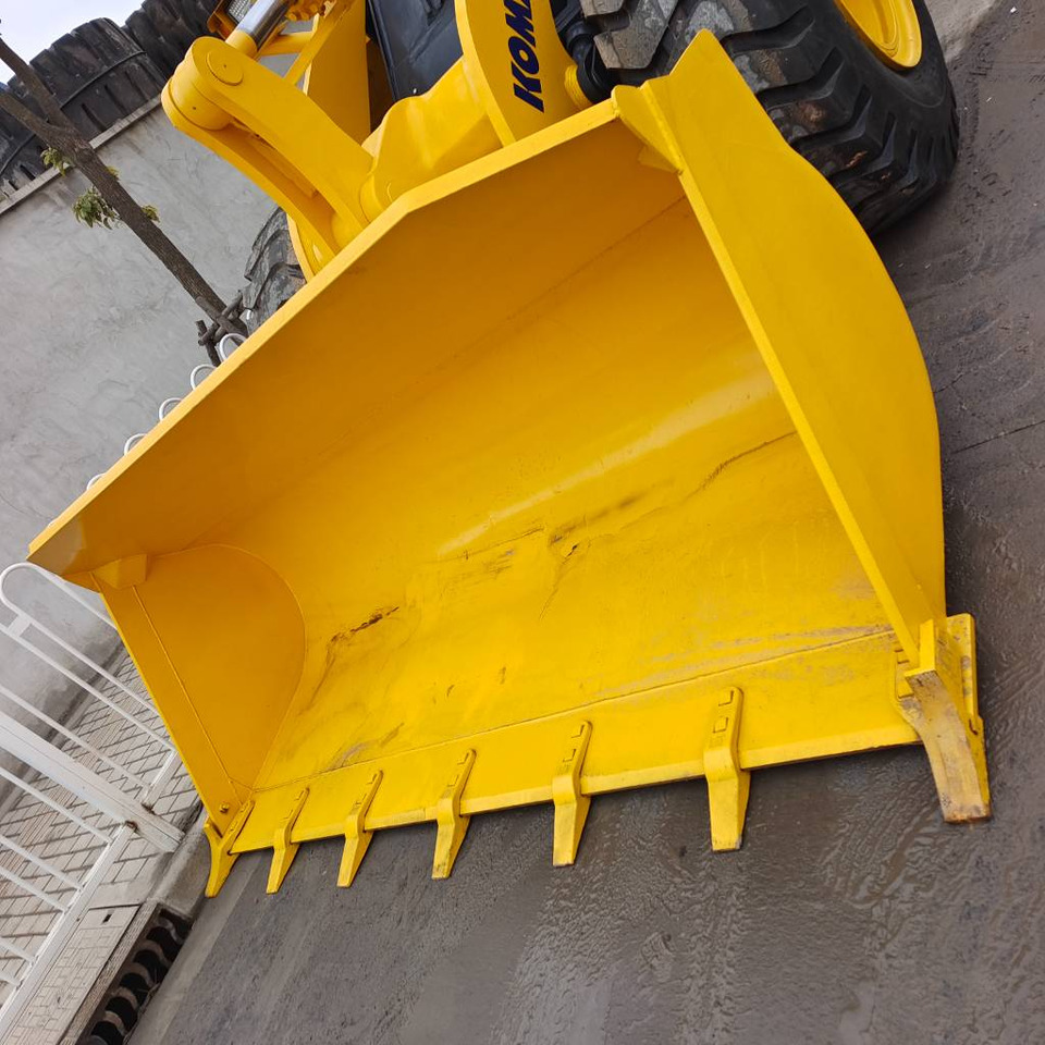 Komatsu WA 380-3 - Колесен товарач: снимка 3 Komatsu WA 380-3 - Колесен товарач: снимка 3