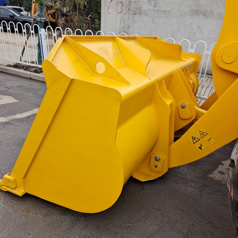 Komatsu WA 380-3 - Колесен товарач: снимка 2 Komatsu WA 380-3 - Колесен товарач: снимка 2