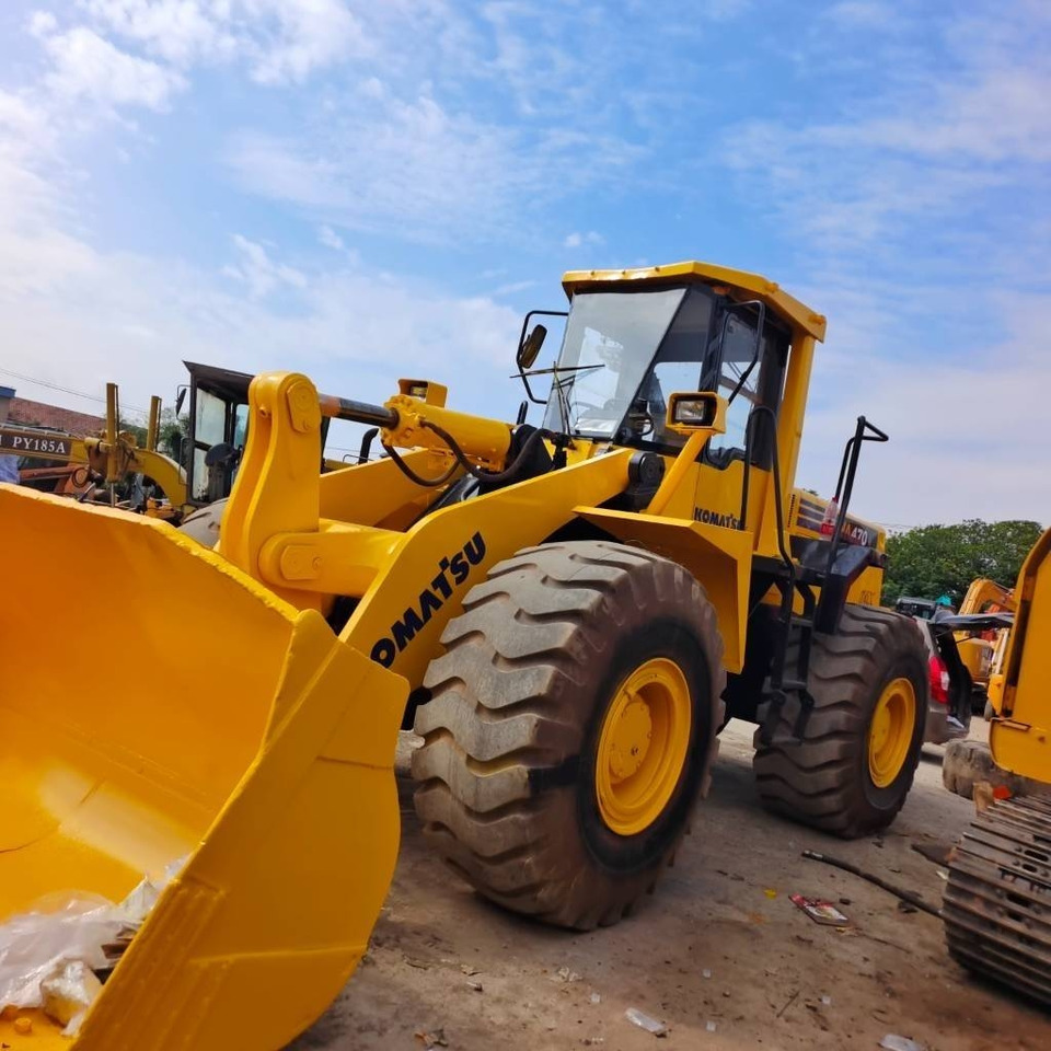 Komatsu WA 470-6 - Верижен багер: снимка 1 Komatsu WA 470-6 - Верижен багер: снимка 1