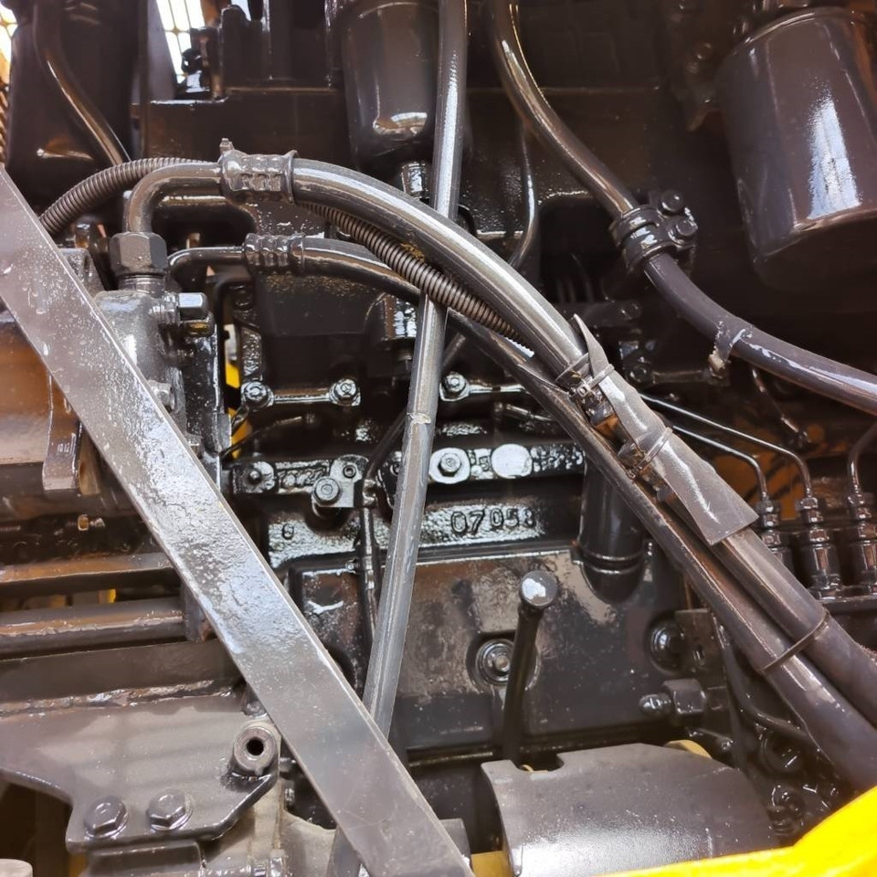 Komatsu WA 470-6 - Верижен багер: снимка 5 Komatsu WA 470-6 - Верижен багер: снимка 5