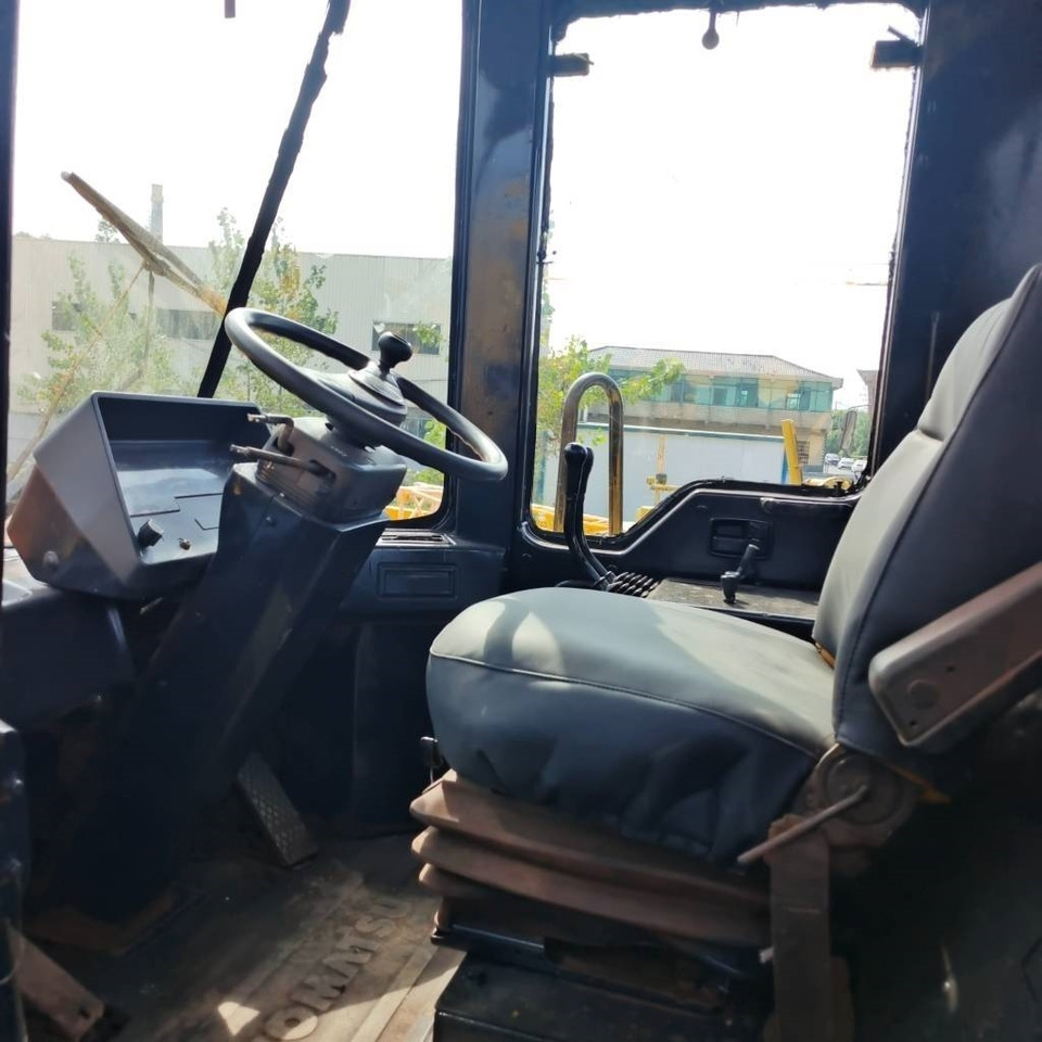 Komatsu WA 470-6 - Верижен багер: снимка 4 Komatsu WA 470-6 - Верижен багер: снимка 4