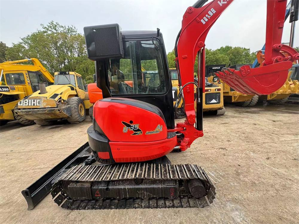 Kubota U 35-3 - Мини багер: снимка 5 Kubota U 35-3 - Мини багер: снимка 5
