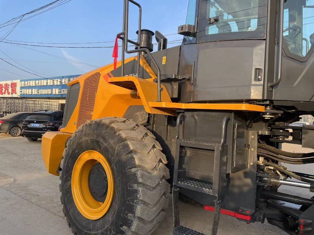 Колесен товарач LiuGong 856H: снимка 15