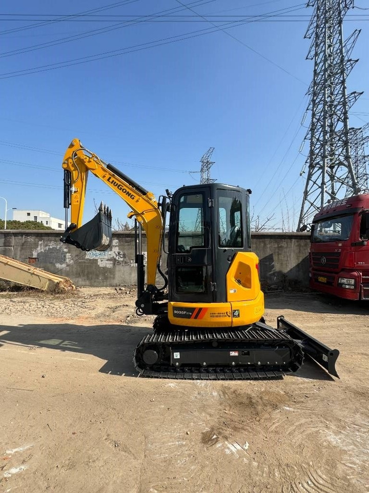 LiuGong 9035FZTSG4 - Мини багер: снимка 2 LiuGong 9035FZTSG4 - Мини багер: снимка 2