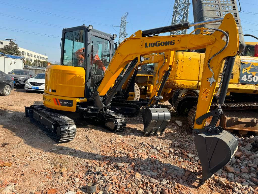 LiuGong 9035FZTSG4 - Мини багер: снимка 4 LiuGong 9035FZTSG4 - Мини багер: снимка 4
