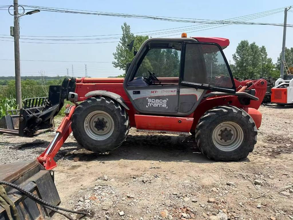 Manitou MT 1740 SL T - Мини челен товарач: снимка 3 Manitou MT 1740 SL T - Мини челен товарач: снимка 3