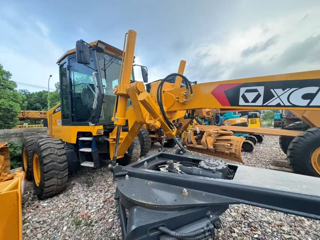 XCMG GR 2153 - Грейдер: снимка 2 XCMG GR 2153 - Грейдер: снимка 2