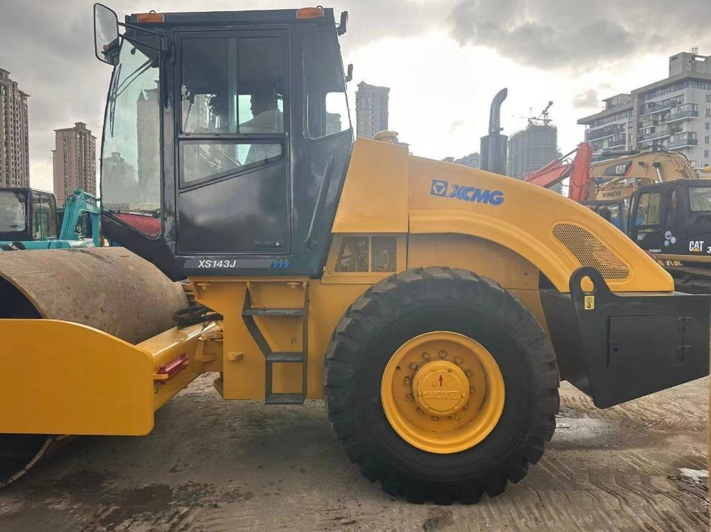 XCMG XS 143 - Компактор: снимка 3 XCMG XS 143 - Компактор: снимка 3