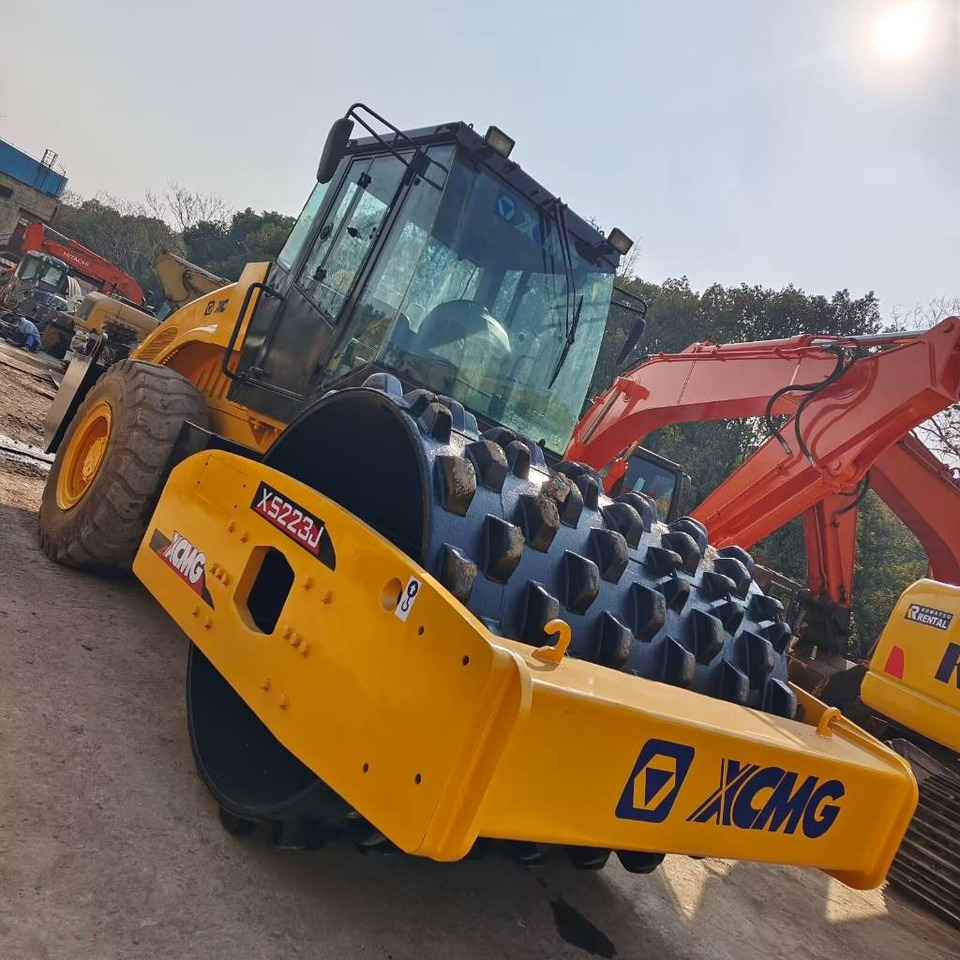 Компактор XCMG XS 223 J: снимка 1