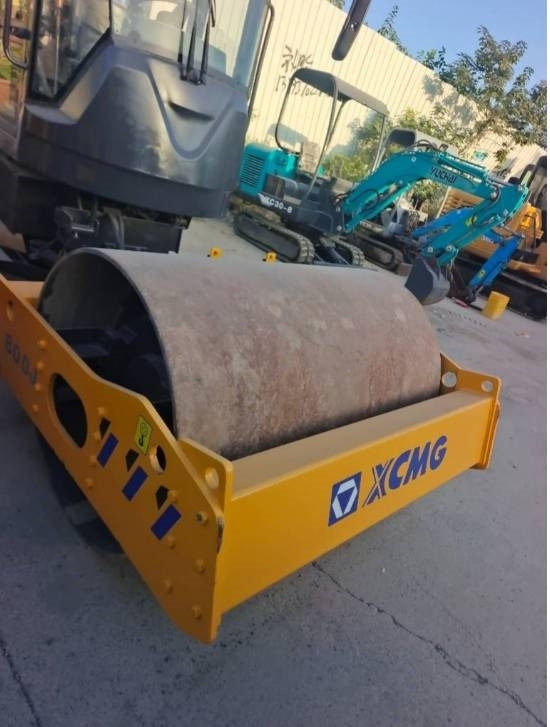 XCMG XS 800 J - Компактор: снимка 2 XCMG XS 800 J - Компактор: снимка 2