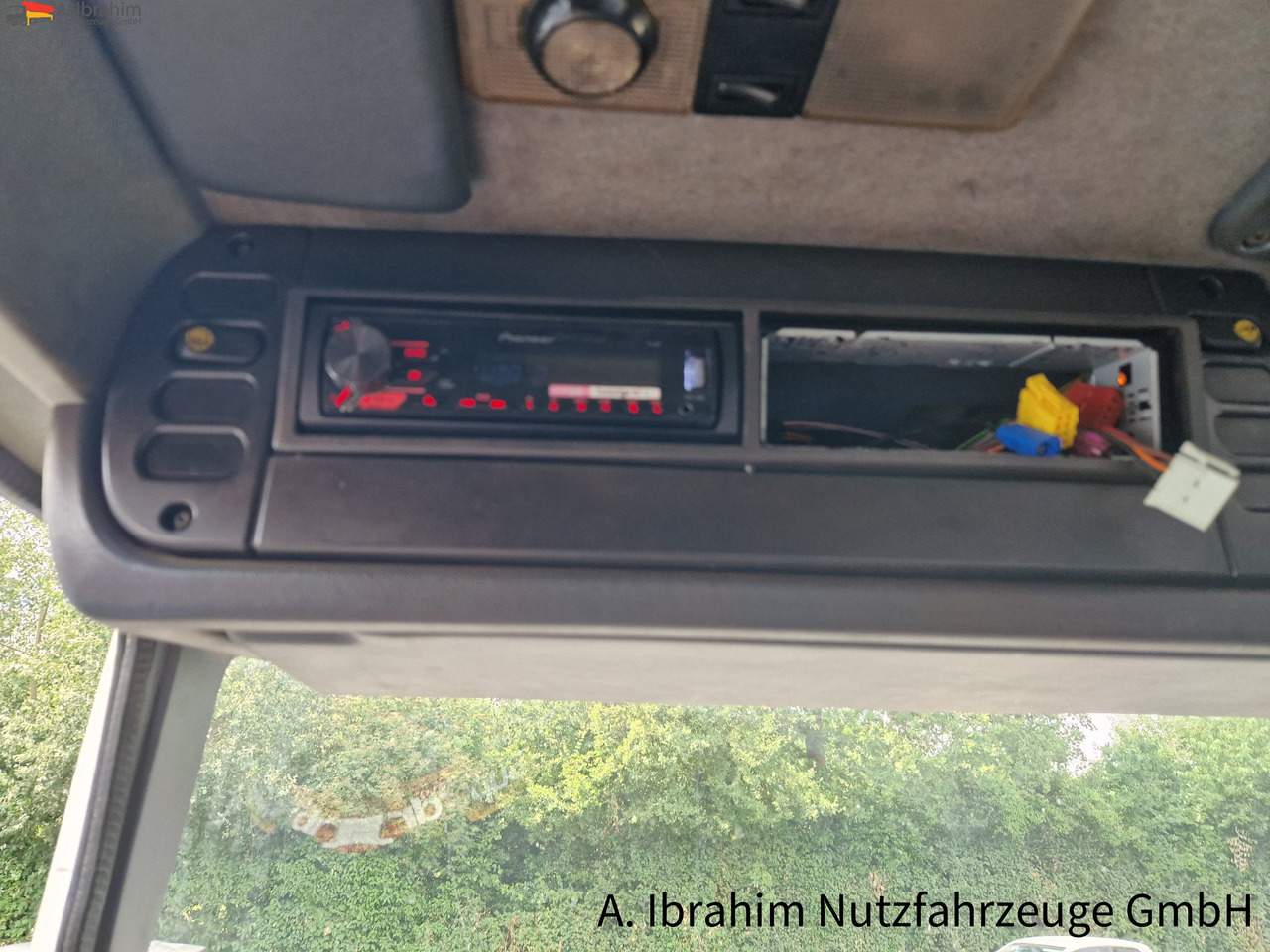 Daf CF 290 Wassertank 13500 L, Tank verzinkt Vorlauf- Lift- Lenkachse - Камион цистерна: снимка 3 Daf CF 290 Wassertank 13500 L, Tank verzinkt Vorlauf- Lift- Lenkachse - Камион цистерна: снимка 3