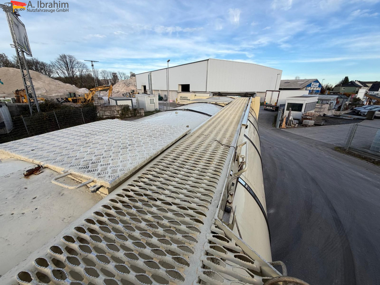 Полуремарке цистерна Feldbinder Lebensmittel Tank Container 26500 L | 2 Kammern | Heizung | 20 ft | Edelstahl: снимка 6