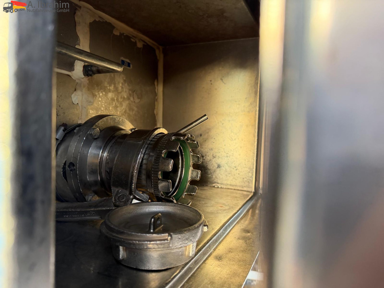 Полуремарке цистерна Feldbinder Lebensmittel Tank Container 26500 L | 2 Kammern | Heizung | 20 ft | Edelstahl: снимка 14