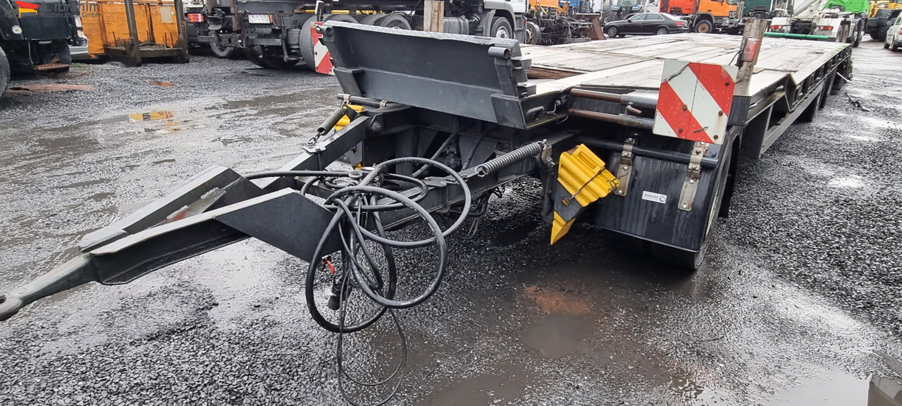 Нискорамна площадка ремарке Goldhofer TU-L 3-24/80 Tieflader 10.00 m Ladefläche: снимка 8 Нискорамна площадка ремарке Goldhofer TU-L 3-24/80 Tieflader 10.00 m Ladefläche: снимка 8